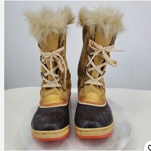SOREL Tofino Women's Gold Lace-Up Waterproof Boots With Faux Fur Cuff Size 5